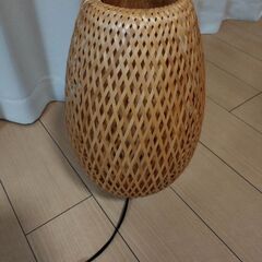 IKEA　ベイヤ　テーブルランプ　竹の画像