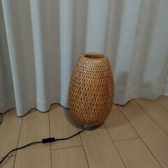 IKEA　ベイヤ　テーブルランプ　竹の画像
