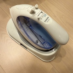 アイロンとアイロン台におまけのキーピングの画像