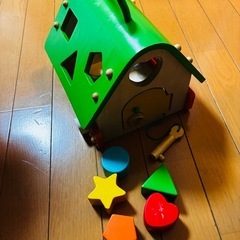 木のおもちゃ　知育玩具　型はめの画像