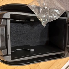 ハイエース4型　S GL コンソールボックスの画像