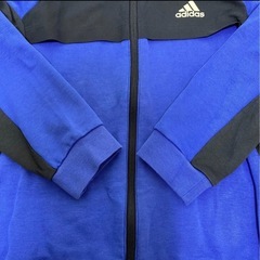 【adidas】ジャケット 140の画像