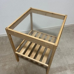 IKEA NESNA ベッドサイドテーブルの画像