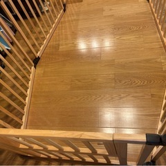 ベビーサークル　木製8枚　ベビーフェンス
　ベビー用品の画像