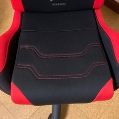 Bauhutte RS-200 ゲーミングチェア　ブラックレッドの画像