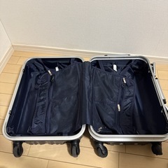 スーツケースの画像