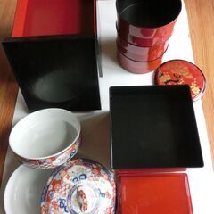 ④◎おせち入れ３段重箱合計４点（プラ３点、陶器２段１点画像４）綺麗、画像の物。★お手数をおかけしますプロフィール必読ですの画像