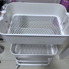 IKEA スチールワゴンの画像