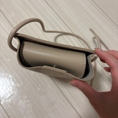 ミニショルダーバッグ　アイボリー　合成皮革 ショルダーバッグ スマホショルダー　レディース　ベージュの画像