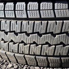 【お取引決まりました】DUNLOP 195/80R15 24年製　冬タイヤの画像