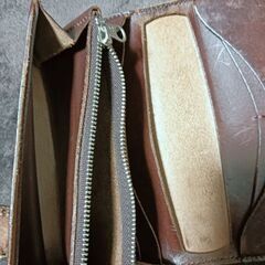 リメイク材料にどうぞ本革財布（中古）の画像