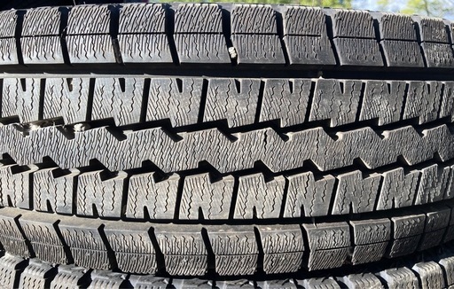 【お取引決まりました】DUNLOP 195/80R15 2024年製　冬タイヤ　ハイエース　バン