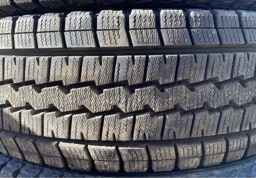 【お取引決まりました】DUNLOP 195/80R15 2024年製　冬タイヤ　ハイエース　バン