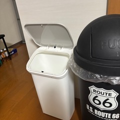 ゴミ箱の画像