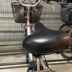 ヤマハ 電動自転車 バッテリー付き 充電器・新品雨具付き（良好・後輪タイヤ新品）の画像