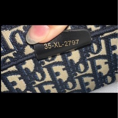 Dior ブックトートの画像