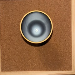 黒地×金彩花柄 ワイングラス（1個）の画像