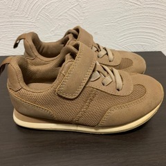 子供用スニーカー、リュック　の画像