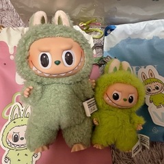 マカロンラブブ グリーンとイニシャル黄緑  の画像