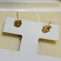 k18ピアス未使用の画像