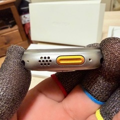 さいたま市内であれば無料でお届けします！します！アップルウォッチウルトラ２　ナチュラルチタニウムオーシャンバンド白　の画像