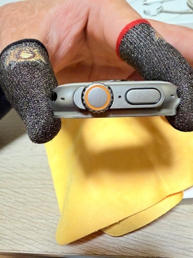 さいたま市内であれば無料でお届けします！します！アップルウォッチウルトラ２　ナチュラルチタニウムオーシャンバンド白　