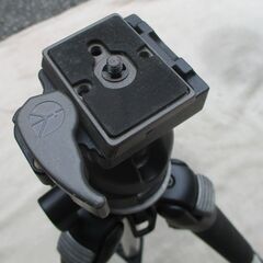☆マンフロット Manfrotto 190CL 三脚 ◆撮影時にあると無いとじゃ大違いの画像