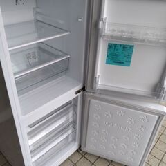2023年製　極上美品　車に積めるサイズ　霜取りファン搭載　キャスター搭載　省エネ　高性能　冷蔵庫の画像