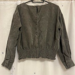 Mサイズ 長袖トップス の画像
