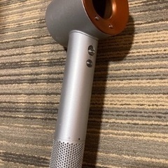 ダイソンヘアドライヤーの画像