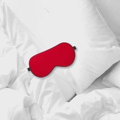 Srhythm シルクアイマスク 睡眠マスク 安眠マスク 目隠し シルク100%使用 遮光 通気 吸湿 圧迫感なし ストラップ付き 調節可能 睡眠補助 アイカバー 昼寝/仮眠/旅行 レッドの画像