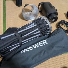NEEWER CB60 70W+ソフトボックス(60cm) 照明用ライトの画像