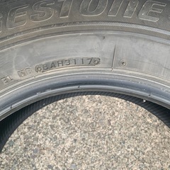 まだ使えるスタッドレスタイヤ BSブリザックVRX 215/65R16 215/65-16 アルファード等へ4本セットの画像