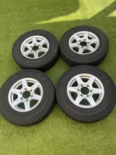 200系　ハイエース　スタッドレス　4本セット