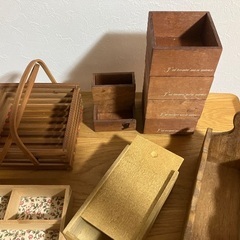 木箱の小物入れの画像