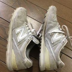 ニューバランス　スニーカー　23cmの画像