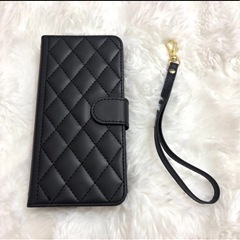 ◆iPhone16ケース◆黒/キルティング加工/マトラッセ 韓国 ハードケースの画像