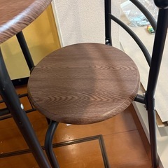 ダイニングテーブル、椅子１脚の画像