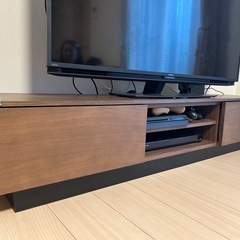 テレビボードの画像