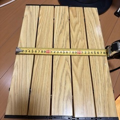  さいたま市内であればあれば無料で届けます！アウトドアテーブル　明るめの茶色オシャレです！　組み立て簡単！！の画像