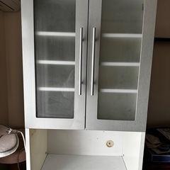 食器棚の画像