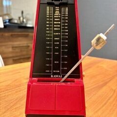 ソプラノリコーダーとアルトリコーダーと昭和レトロ KAWAI 河合楽器 メトロノームの画像