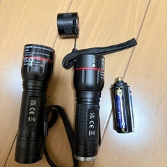 さいたま市内であれば無料で届けます！ LED懐中電灯 フラッシュライト ハンディライト 強力 軍用 【LE2050/高輝度/18650と単四電池対応/ズーム式/の画像