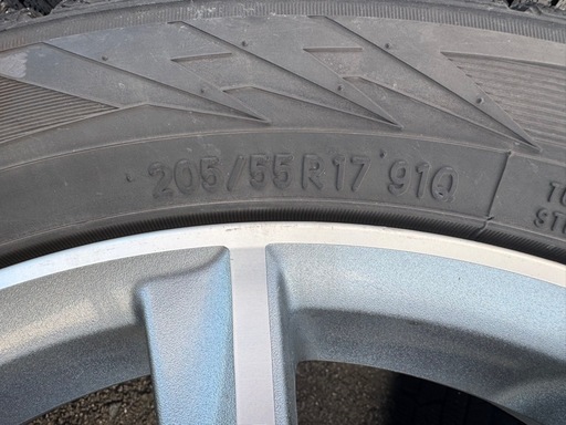 【お値下げしました⭕️】ホンダ ストリーム17インチ 冬用タイヤセット2022年製造