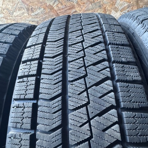 極上タイヤ　BRIDGESTONE ブリヂストン　ブリジストン　VRX2 195/65R15 スタッドレス　タイヤ　2022年製　15インチ
