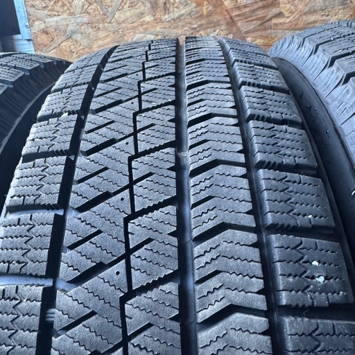 極上タイヤ　BRIDGESTONE ブリヂストン　ブリジストン　VRX2 195/65R15 スタッドレス　タイヤ　2022年製　15インチ