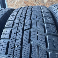 極上タイヤ　YOKOHAMA ヨコハマ　IG60 215/65R16 スタッドレス　タイヤ　2021年製　16インチの画像