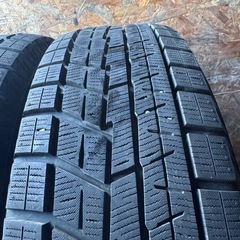 極上タイヤ　YOKOHAMA ヨコハマ　IG60 215/65R16 スタッドレス　タイヤ　2021年製　16インチの画像