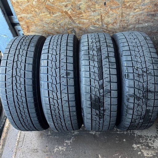 バリ山　YOKOHAMA ヨコハマ　IG70 215/60R17 スタッドレス　タイヤ　2021年製　17インチ