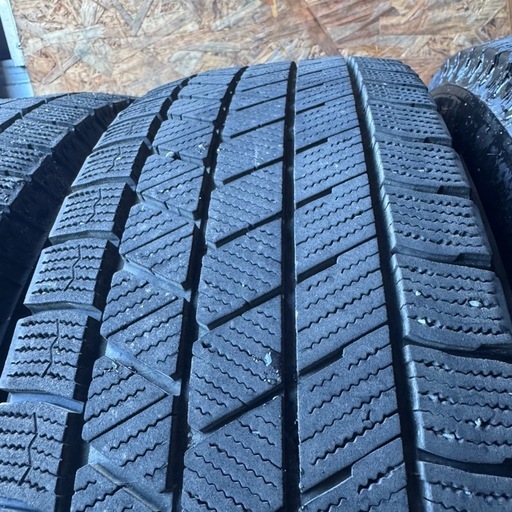 バリ山　BRIDGESTONE ブリヂストン　ブリジストン　VRX3 185/65R15 スタッドレス　タイヤ　2023年製　15イン